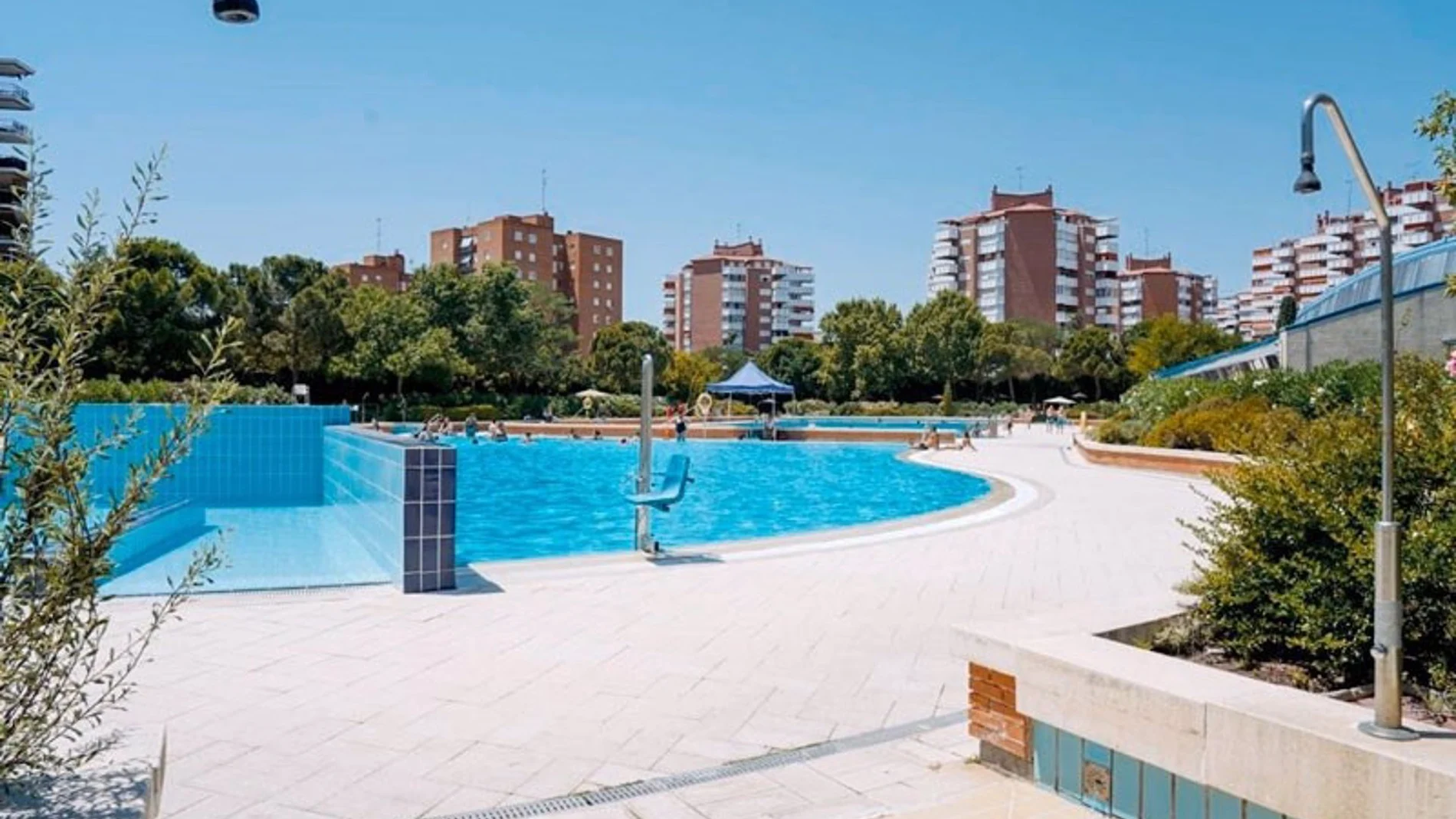 Muere un hombre de 68 años tras sufrir un ahogamiento en una piscina municipal de Móstoles Muere un hombre de 68 años tras sufrir un ahogamiento en una piscina municipal de Móstoles