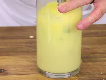Karlos Arguiñano nos enseña como elaborar la mahonesa de aguacate en pocos minutos Karlos Arguiñano nos enseña como elaborar la mahonesa de aguacate en pocos minutos
