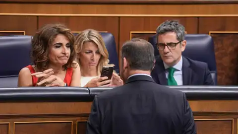 La vicepresidenta, María Jesús Montero, la vicepresidenta segunda, Yolanda Díaz, y el ministro de Justicia, Félix Bolaños, en el Congreso de los Diputados La vicepresidenta, María Jesús Montero, la vicepresidenta segunda, Yolanda Díaz, y el ministro de Justicia, Félix Bolaños, en el Congreso de los Diputados