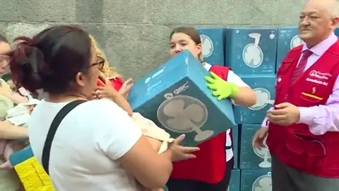 Ventiladores solidarios contra el calor Ventiladores solidarios contra el calor: los bebés de 2 años pueden perder 2 kilos en 15 días por las altas temperaturas