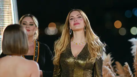 Yildiz comienza su venganza: ¡Engin y Zeynep se han prometido!  Yildiz comienza su venganza: ¡Engin y Zeynep se han prometido!
