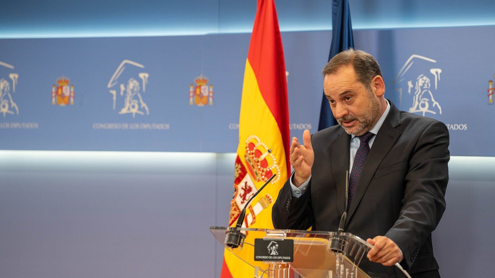 Ábalos amenaza con quitar el apoyo al PSOE en el Congreso 