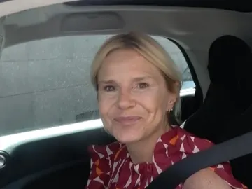 Eugenia Martínez de Irujo en el coche Eugenia Martínez de Irujo en el coche