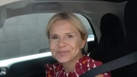 Eugenia Martínez de Irujo en el coche Eugenia Martínez de Irujo en el coche