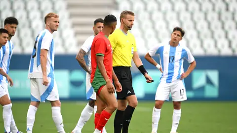 Glenn Nyberg se dispone a ver el VAR Glenn Nyberg se dispone a ver el VAR