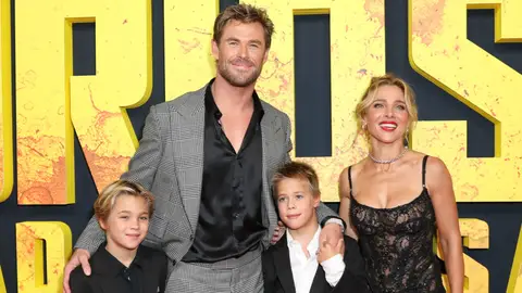 Chris Hemsworth y Elsa Pataky con sus hijos Tristan y Sasha en la premiere de Furiosa: De la saga Mad Max Chris Hemsworth y Elsa Pataky con sus hijos Tristan y Sasha en la premiere de Furiosa: De la saga Mad Max