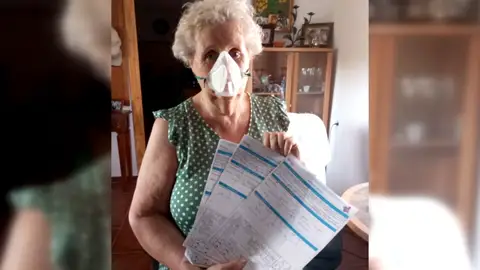 Once vecinos de Molina de Segura se intoxican mientras duermen por una fumigación: "Criminal" Once vecinos de Molina de Segura se intoxican mientras duermen por una fumigación: "Criminal"