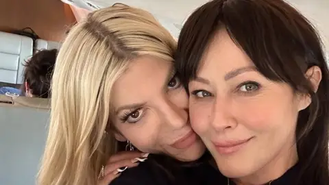Tori Spelling y Shannen Doherty Tori Spelling y Shannen Doherty