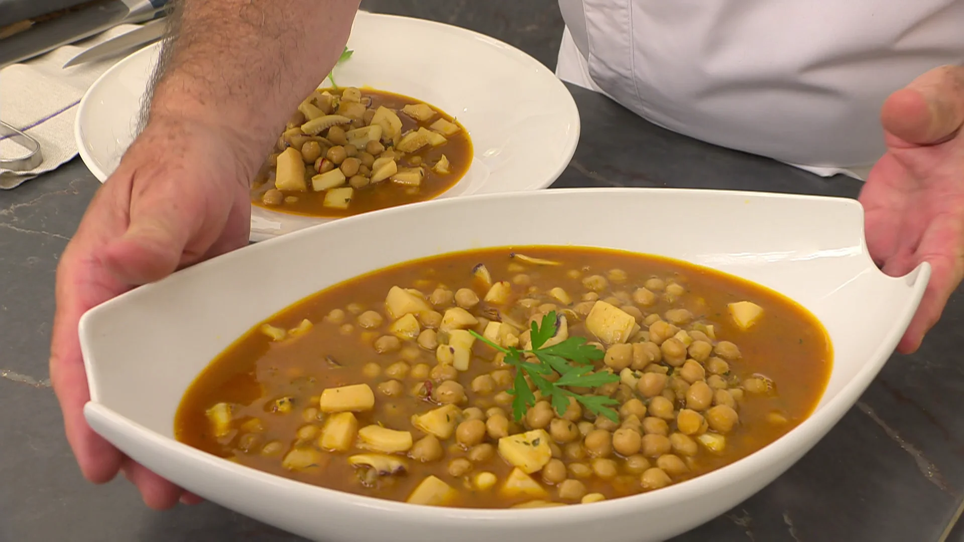Karlos Arguiñano te ofrece varias recetas deliciosas para disfrutar de la sepia de diferentes formas Karlos Arguiñano te ofrece varias recetas deliciosas para disfrutar de la sepia de diferentes formas