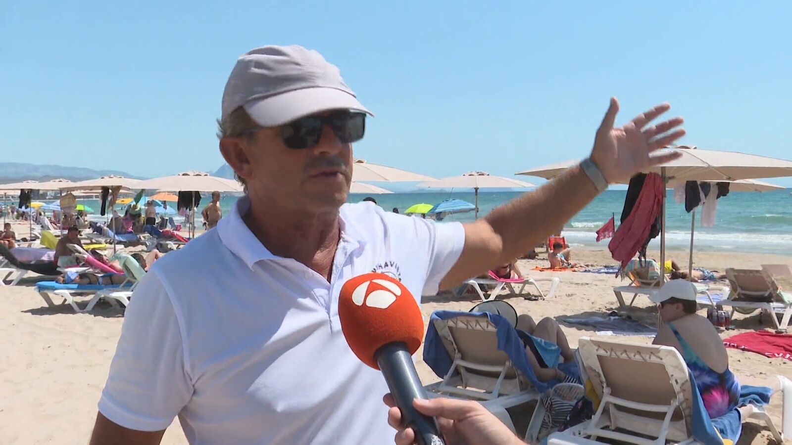 José Luis, el hamaquero de El Campello que ayudó a salvar a 4 bañistas que se estaban ahogando: 