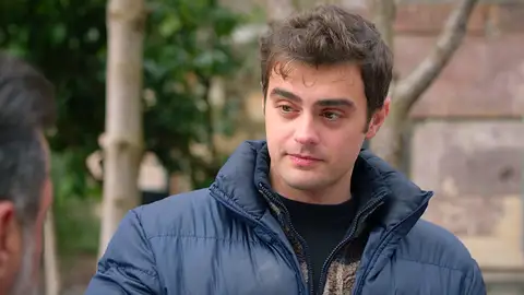 Avance semanal de Hermanos: “¡Si hubiera cogido apuntes de mi amor por ti, me habría convertido en profesor!” Avance semanal de Hermanos: “¡Si hubiera cogido apuntes de mi amor por ti, me habría convertido en profesor!”