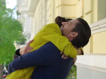 Cata y Yago celebran que su primer timo juntos haya sido un éxito Cata y Yago celebran que su primer timo juntos haya sido un éxito