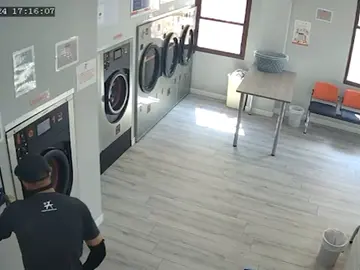 Rosario descubre quién es el ladrón que ha asaltado su lavandería en tres ocasiones: un vecino muy cercano Rosario descubre quién es el ladrón que ha asaltado su lavandería en tres ocasiones: un vecino muy cercano