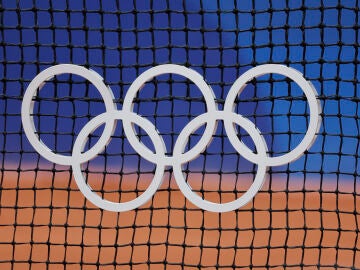 Detalle de los aros olímpicos, este jueves en París. 