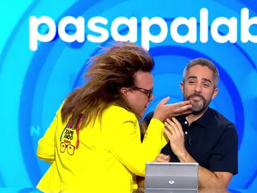 El éxtasis de Torito en Pasapalabra: se desmelena con Roberto Leal al grito de ‘Sobreviviré’ El éxtasis de Torito en Pasapalabra: se desmelena con Roberto Leal al grito de ‘Sobreviviré’