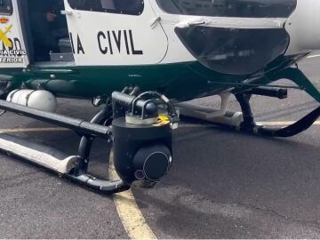 Una de las cámaras colocadas en el helicóptero para buscar al turista