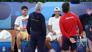 Nadal y Alcaraz bromean este viernes en París Nadal y Alcaraz bromean este viernes en París
