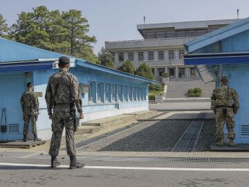 Militares norcoreanos en la Zona Desmilitarizada entre las dos Coreas