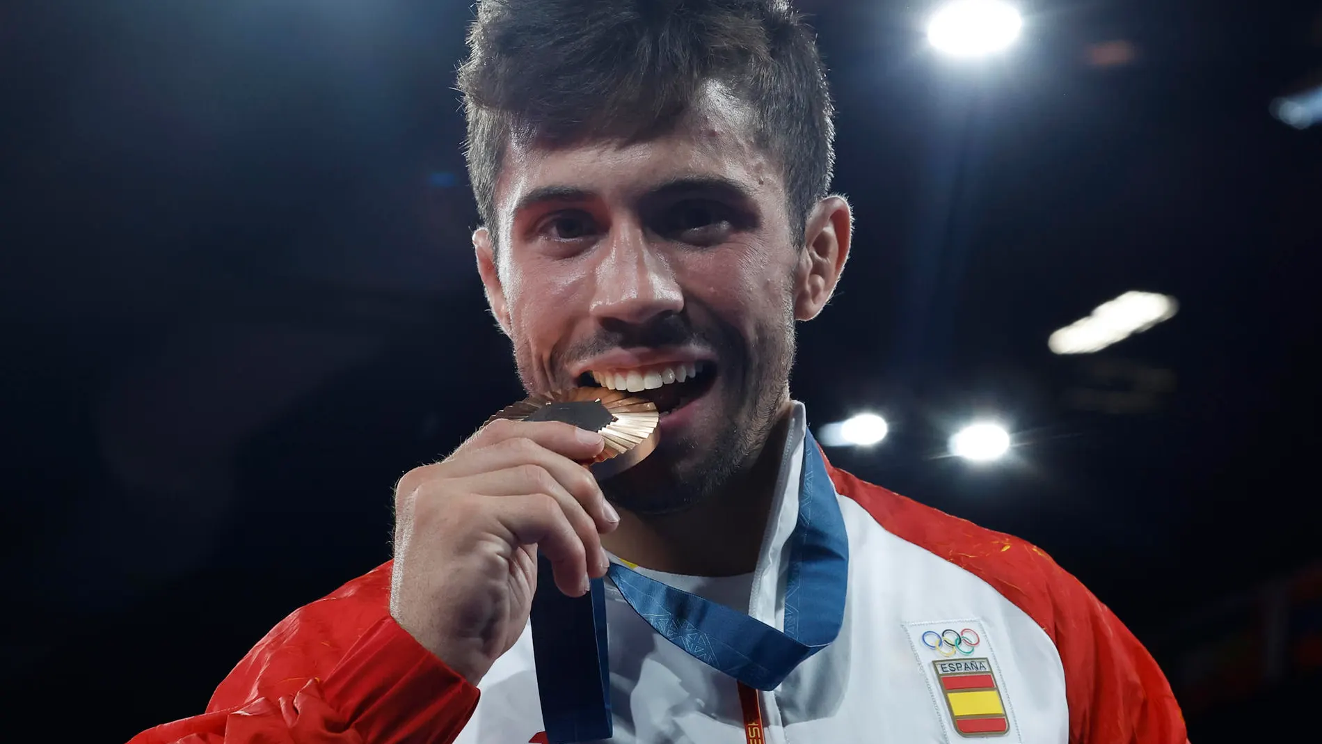 Fran Garrigós con su medalla de bronce en París Fran Garrigós con su medalla de bronce en París