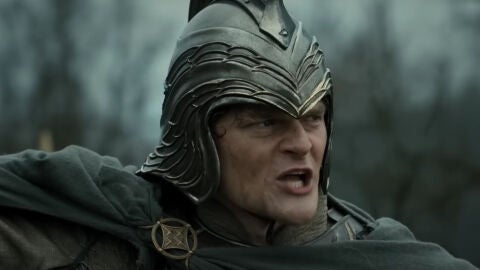 Robert Aramayo como Elrond en El Señor de los Anillos: Los Anillos de Poder