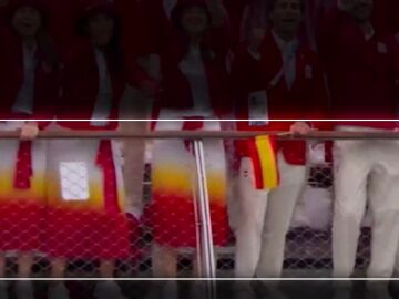 Las faldas de las deportistas españolas en la ceremonia inaugural