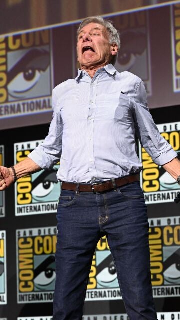 Harrison Ford imitando a Hulk en el panel de Capitán América 4