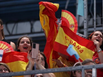 Afición española en el partido España-Australia de los Juegos Olímpicos de París 2024