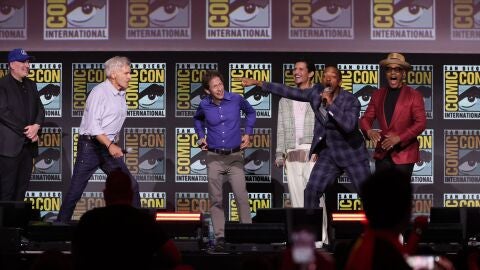 Harrison Ford bromeando con Anthony Mackie en la Comic-Con