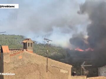 Levantan el confinamiento en algunas localidades tras estabilizar el incendio forestal en La Figuera, Tarragona