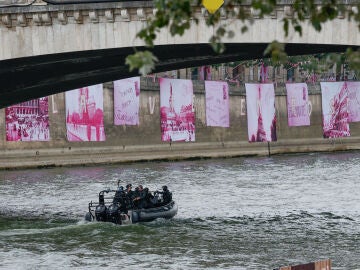 Imagen del río Sena el día de la ceremonia inaugural de los Juegos Olímpicos de París 2024