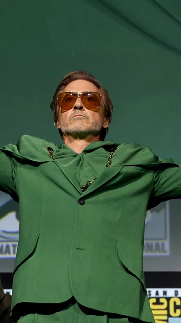 Robert Downey Jr. anunciando su papel de Victor Von Doom Robert Downey Jr. anunciando su papel de Victor Von Doom