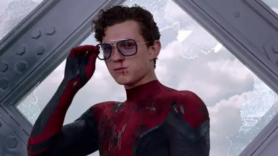 Tom Holland en SpiderMan: Lejos de casa Tom Holland en SpiderMan: Lejos de casa