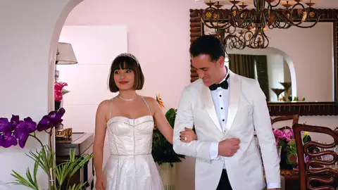 Asuman se ha salido con la suya: ¡Zeynep y Engin se casan de verdad! Asuman se ha salido con la suya: ¡Zeynep y Engin se casan de verdad!