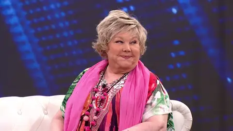 Karina desvela por qué la echaron de la discográfica en los años 80: "Me dijeron que no renovaban a horteritas" Karina desvela por qué la echaron de la discográfica en los años 80: "Me dijeron que no renovaban a horteritas"