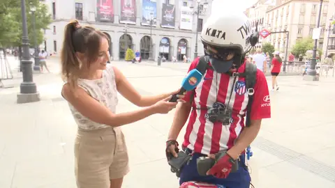 Dakota, el justiciero que hace frente a los carteristas con un pulverizador de agua: "No se me escapan" Dakota, el justiciero que hace frente a los carteristas con un pulverizador de agua: "No se me escapan"