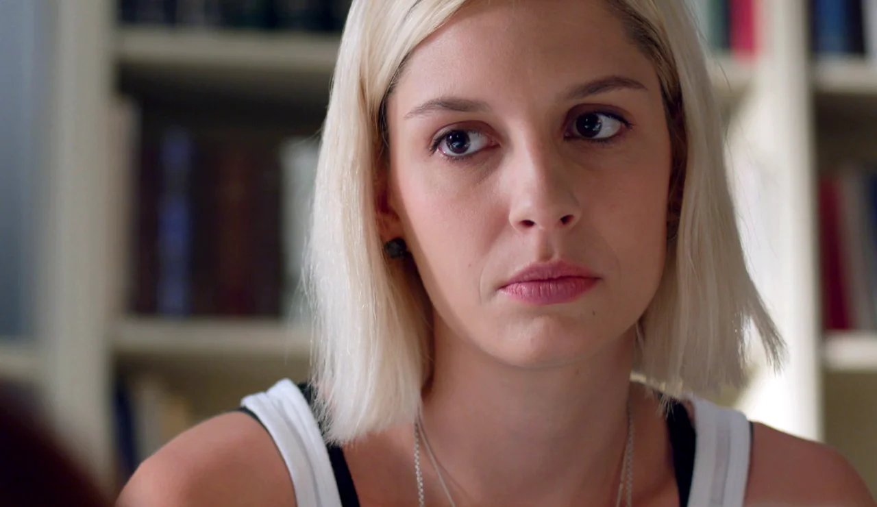 Beatrice Arnera es Agata en ¡Buenos días, mamá!: una joven en busca de justicia