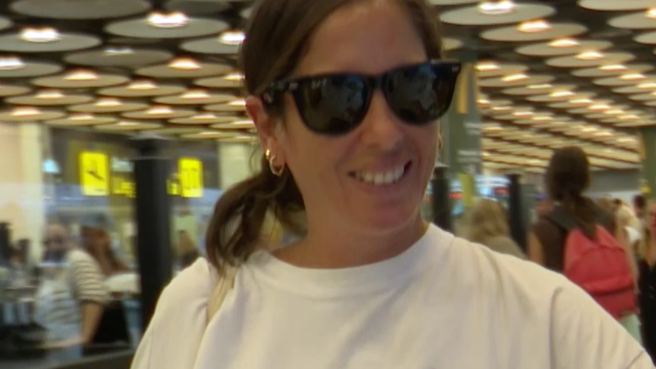 Anabel Pantoja en el aeropuerto Anabel Pantoja en el aeropuerto