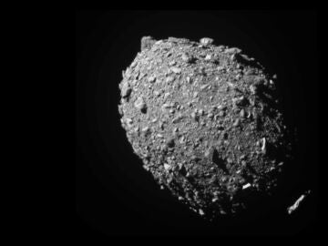 Un asteroide en el espacio 