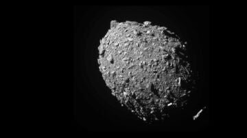 Un asteroide en el espacio 