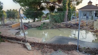 Denuncian la reiterada rotura de una tubería en Carmona que les deja sin agua: 