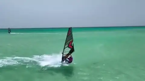 La windsurfista Sarah-Quita Offringa hace historia al coronarse en Fuerteventura con su 15º oro mundial en freestyle femenino La windsurfista Sarah-Quita Offringa hace historia al coronarse en Fuerteventura con su 15º oro mundial en freestyle femenino