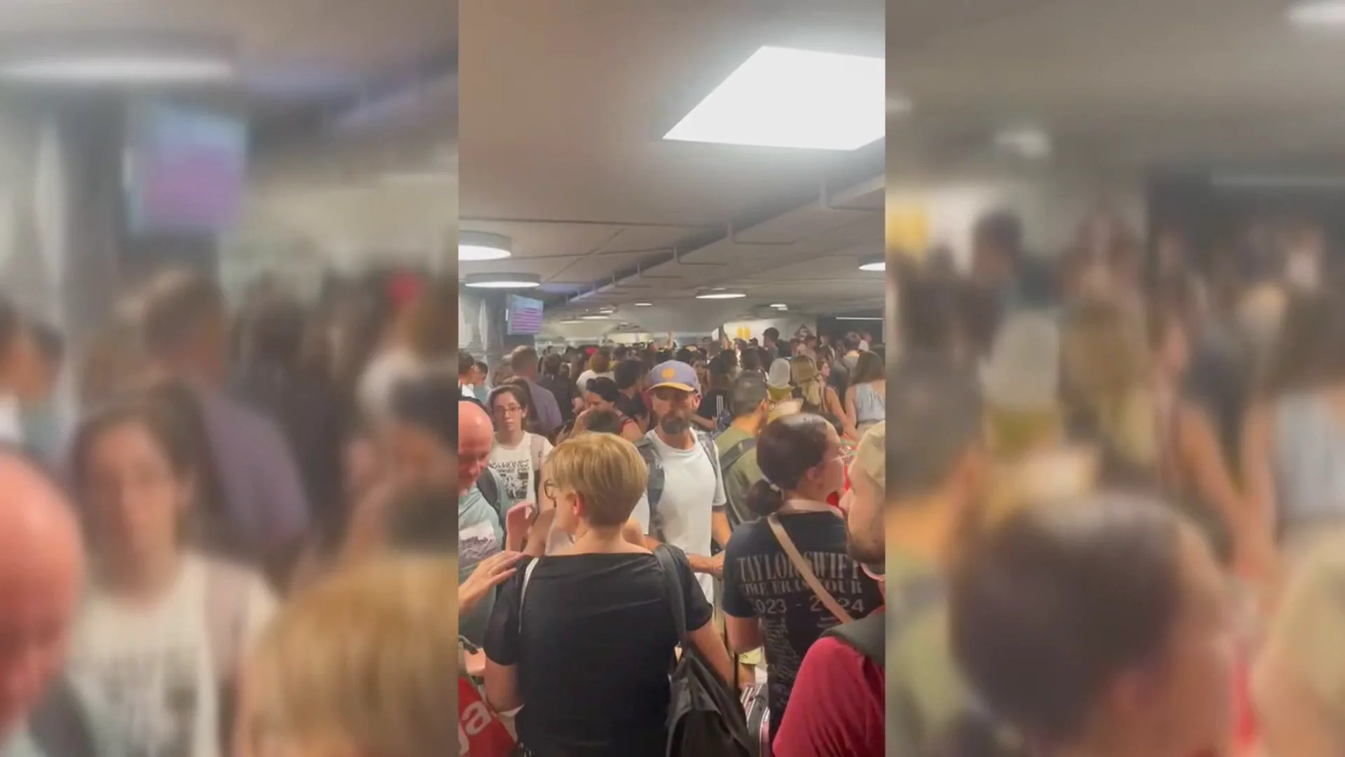 Aglomeraciones en una estaci&oacute;n de tren