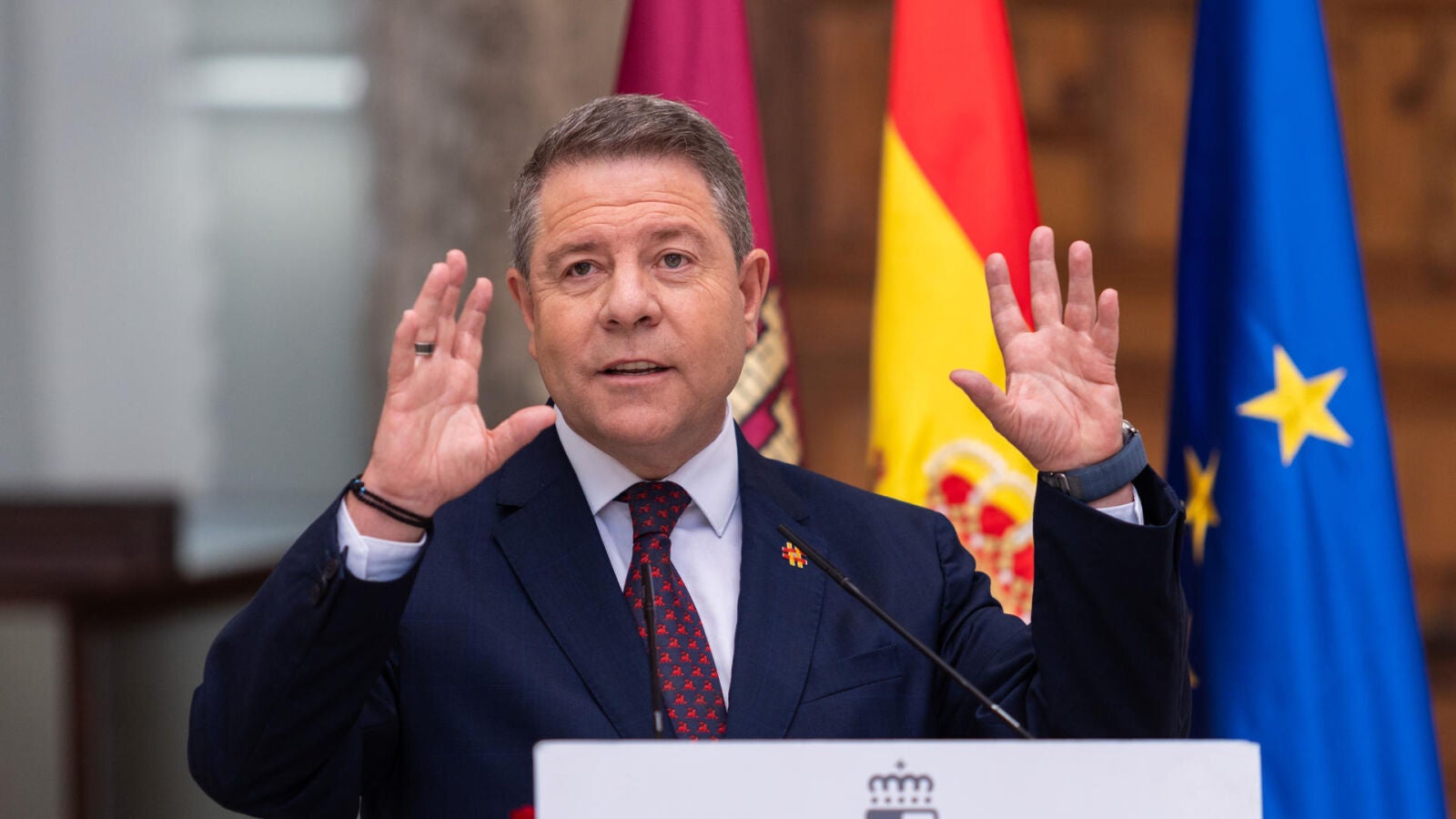 Emiliano García- Page, en contra del centro de inmigrantes en el aeropuerto de Ciudad Real por considerarlo 