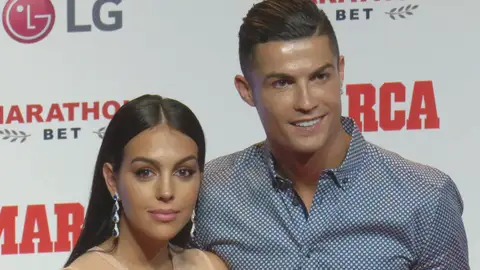 El acuerdo entre Georgina y Cristiano Ronaldo en caso de separación: una mansión para la influencer y 100.000 euros de pensión El acuerdo entre Georgina y Cristiano Ronaldo en caso de separación: una mansión para la influencer y 100.000 euros de pensión