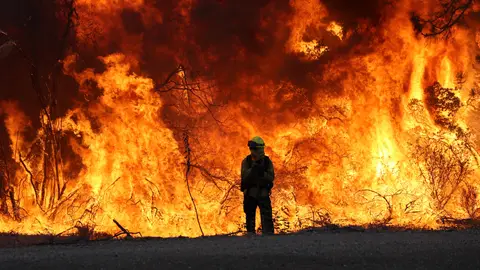 California Wildfires 2024 Park Fire July 29, 2024, Chico, California, USA: Firefighters battle the Park Fire blaze outside Chico, in Northern California's Butte and Tehama counties Thursday, July 25, 2024. The Park fire has burned over 368,000 acres, becoming California’s sixth-largest fire in history.,Image: 893920222, License: Rights-managed, Restrictions: , Model Release: no, Credit line: Cal Fire / Zuma Press / ContactoPhoto Editorial licence valid only for Spain and 3 MONTHS from the date of the image, then delete it from ...