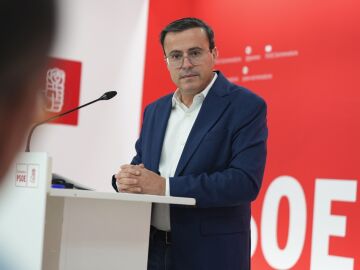 El secretario general del PSOE de Extremadura, Miguel Ángel Gallardo, en rueda de prensa en Mérida