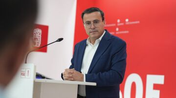 El secretario general del PSOE de Extremadura, Miguel Ángel Gallardo, en rueda de prensa en Mérida