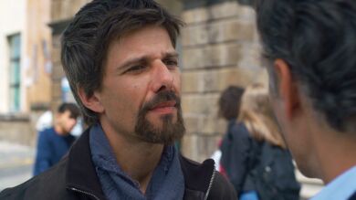 Vincenzo sugiere que Guido tuvo algo que ver con la muerte de Maurizia: “No os quitaré el ojo de encima”