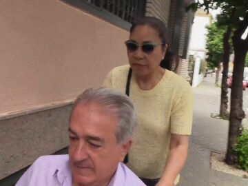 Junco, la cuñada de Isabel Pantoja, se atrinchera en el piso de Sevilla tras conocer los planes de venta