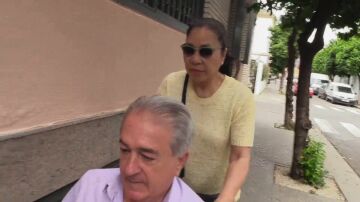 Junco, la cuñada de Isabel Pantoja, se atrinchera en el piso de Sevilla tras conocer los planes de venta